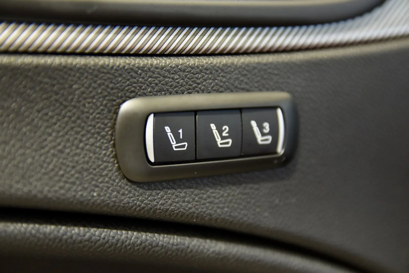 Used 2022 Alfa Romeo Stelvio Veloce image 13