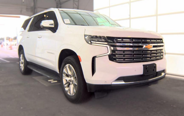 Used 2023 Chevrolet Suburban Premier AWD/4WD image 9