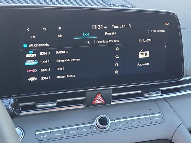 Used 2025 Hyundai Elantra SEL image 11