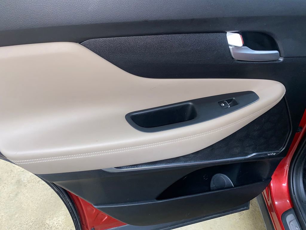 Used 2019 Hyundai Santa Fe Limited AWD/4WD image 16