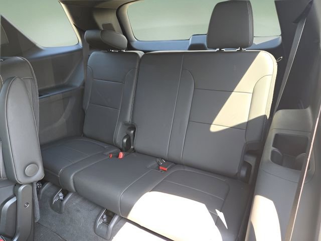 Used 2023 Chevrolet Traverse LT image 29