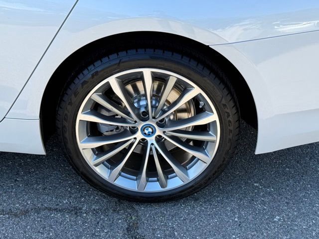 Certified 2023 BMW 530e w/ Premium Package image 14