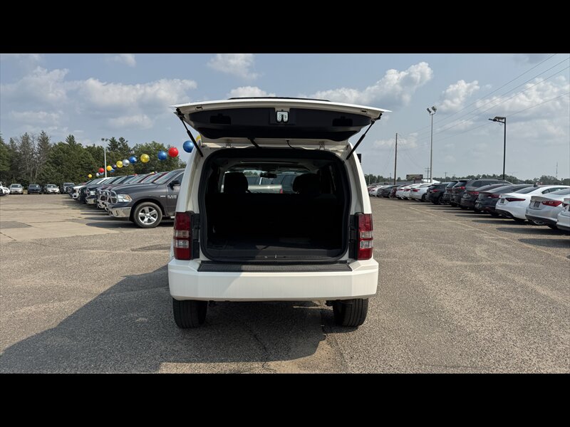 Used 2010 Jeep Liberty Sport w/ Popular Equipment Group AWD/4WD image 7