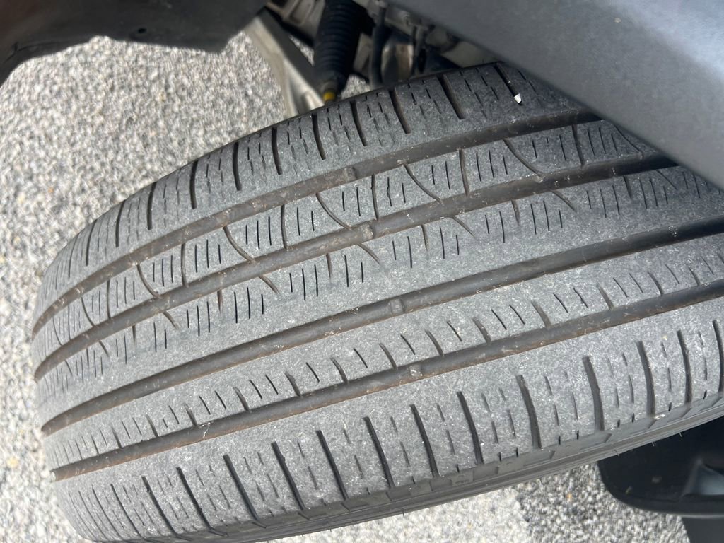 Used 2024 Rivian R1T Adventure image 28