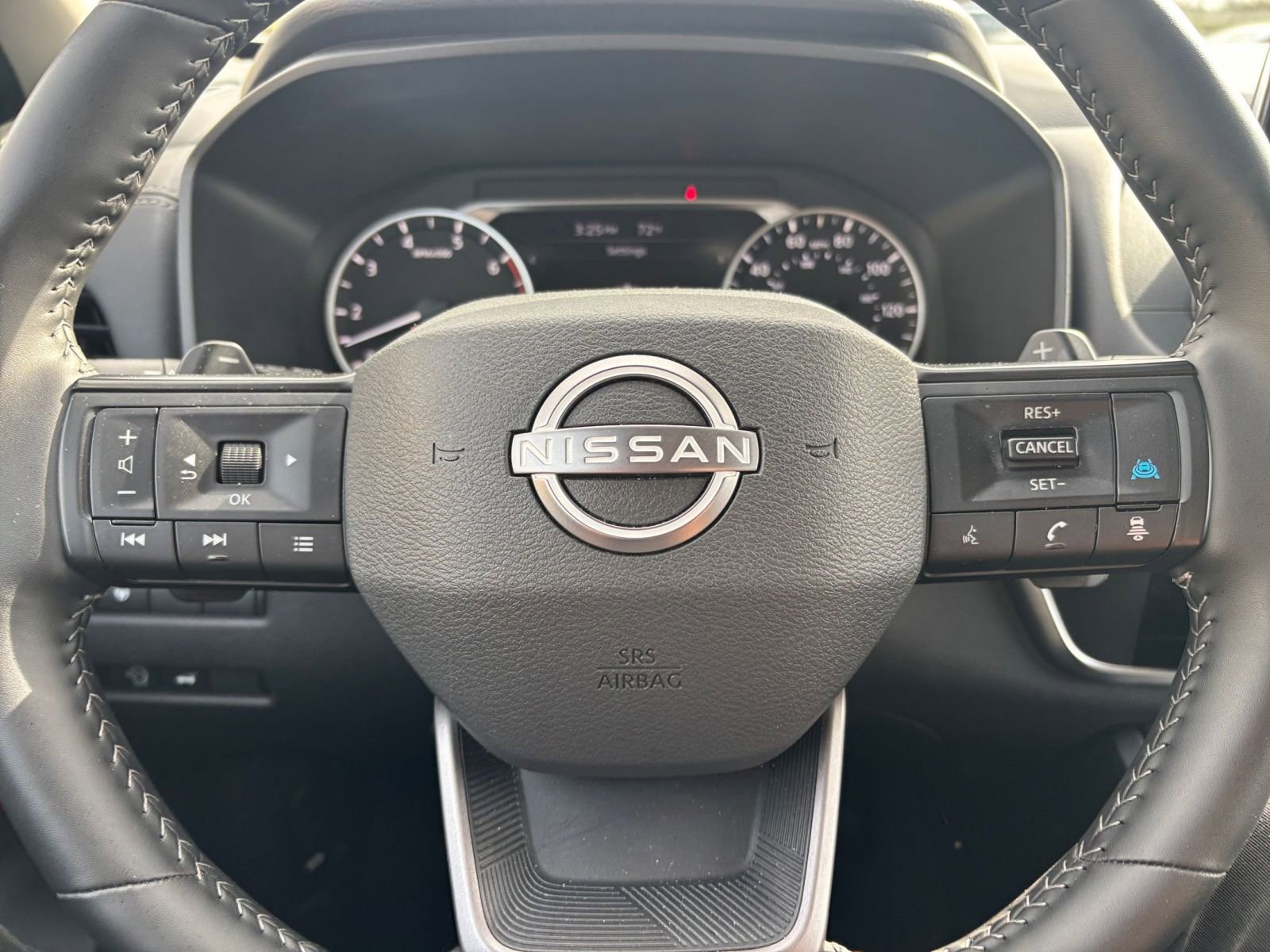 Used 2025 Nissan Rogue SV FWD image 30