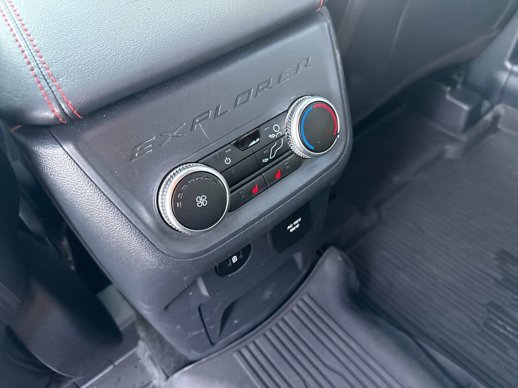 Used 2025 Ford Explorer ST-Line w/ Premium Package image 24