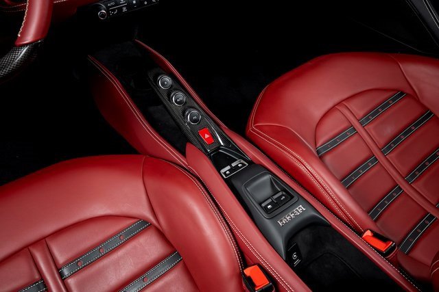 Used 2022 Ferrari F8 Tributo image 27