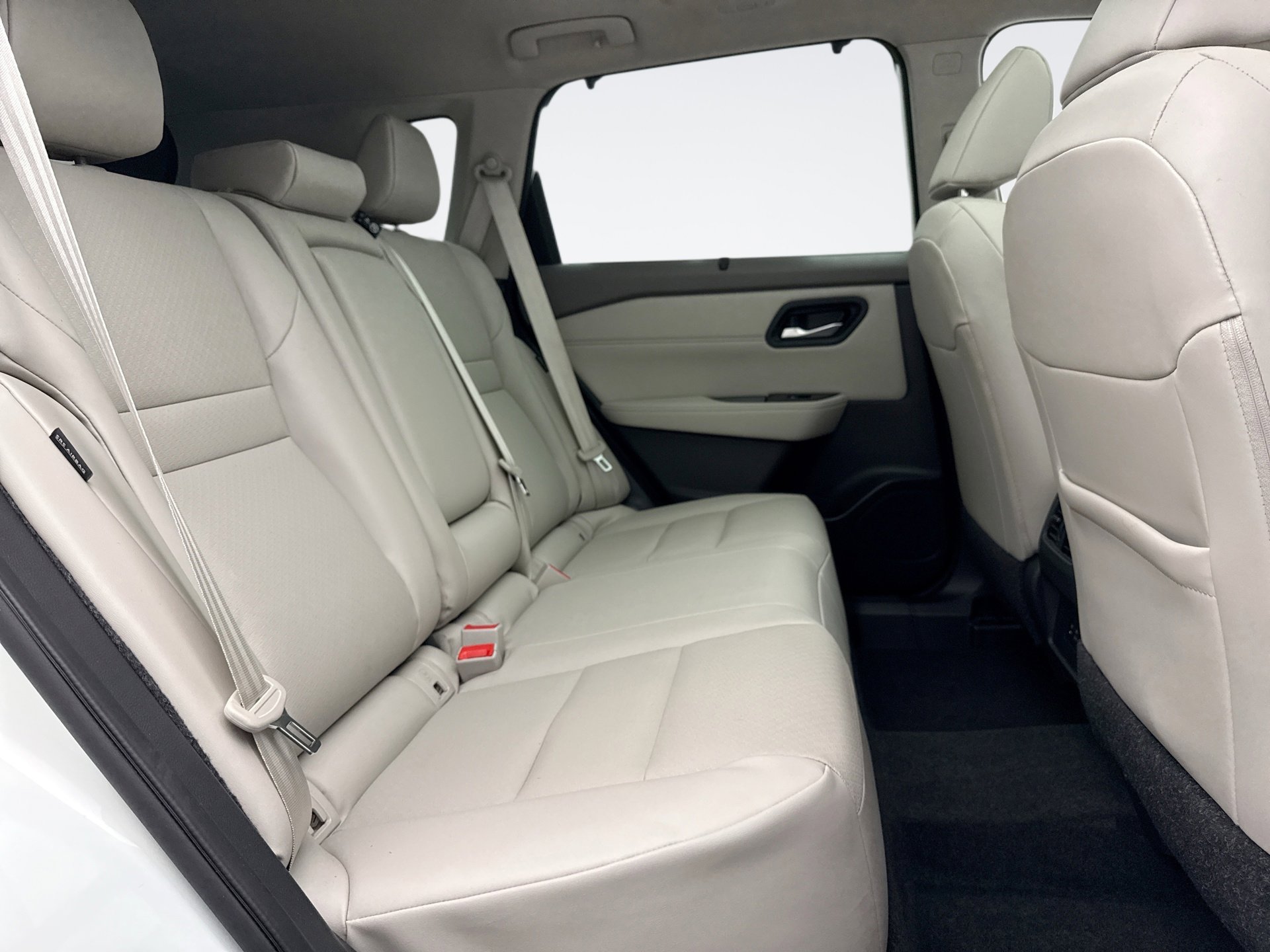 Used 2023 Nissan Rogue SV w/ SV Premium B Package image 19