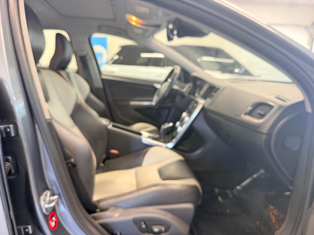 Used 2016 Volvo S60 T5 Cross Country Platinum AWD/4WD image 25