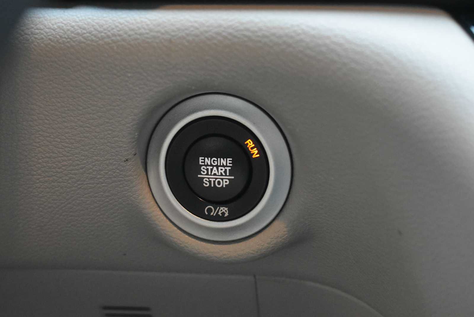 Used 2023 Chrysler Pacifica Touring-L FWD image 13