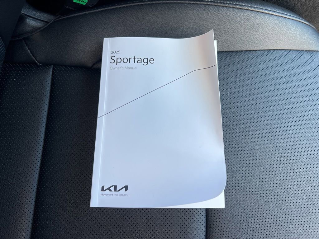 Certified 2025 Kia Sportage EX image 26