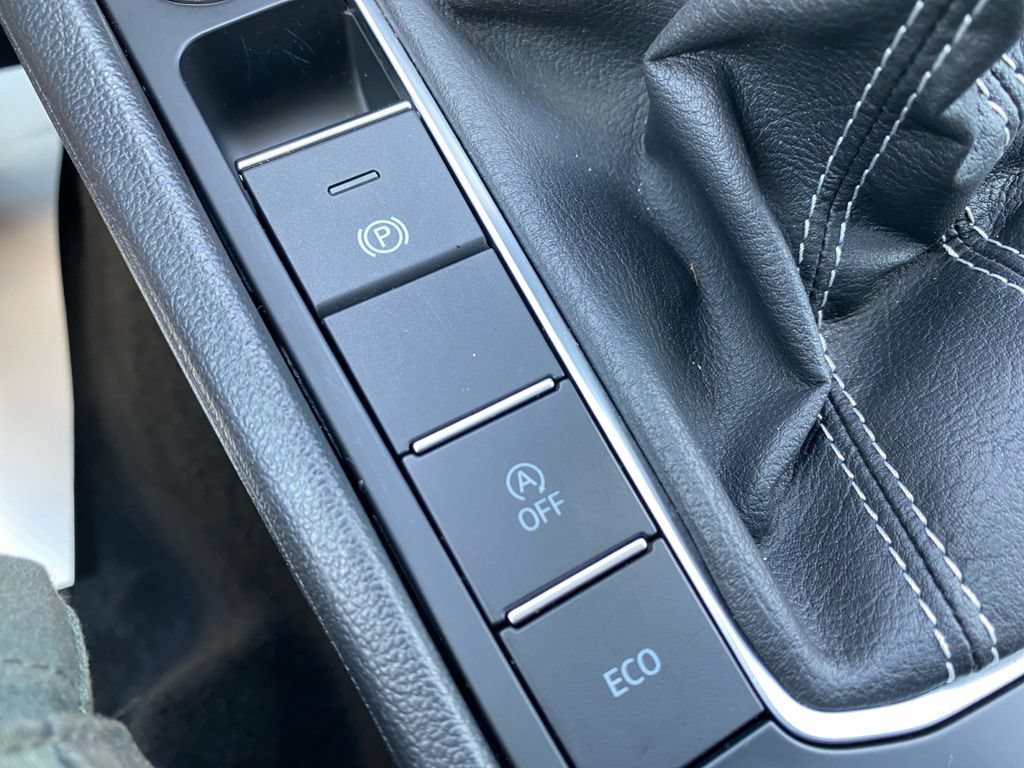 Used 2023 Volkswagen Jetta SE FWD image 34