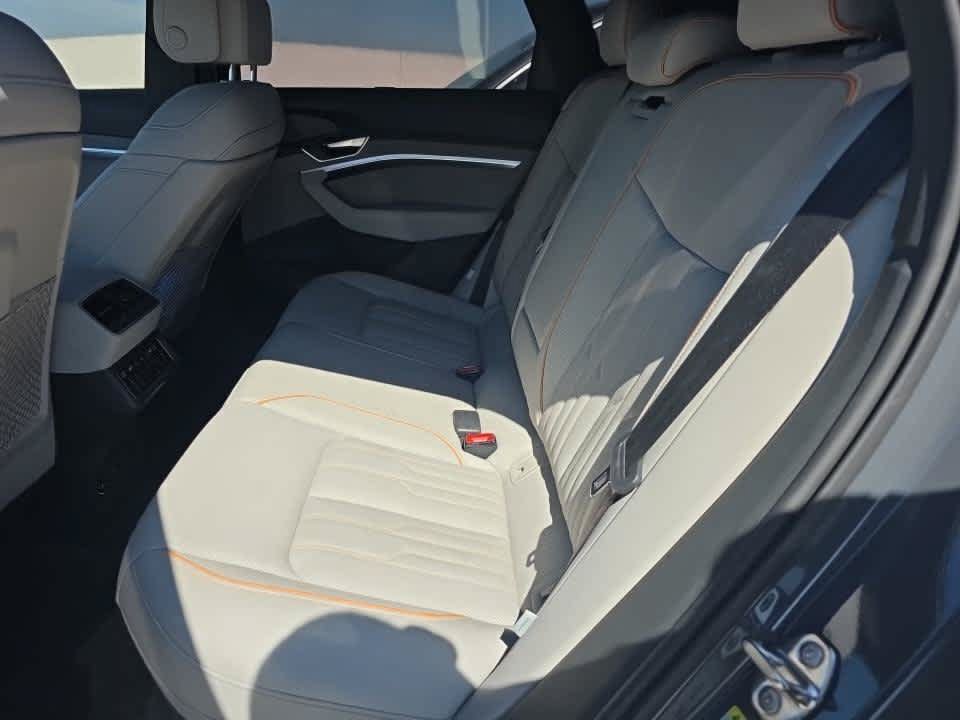 Used 2024 Audi Q8 e-tron Premium Plus AWD/4WD image 4