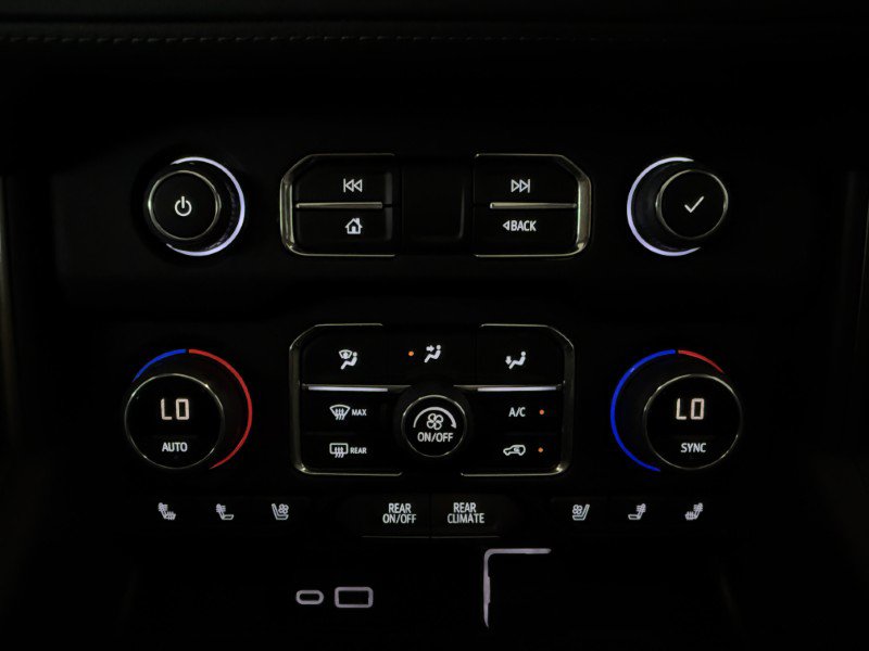 Used 2021 Chevrolet Suburban High Country AWD/4WD image 41