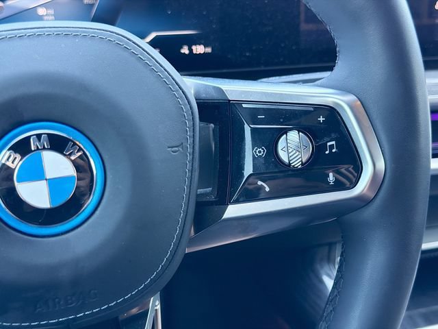 Used 2025 BMW i7 xDrive60 AWD/4WD image 39
