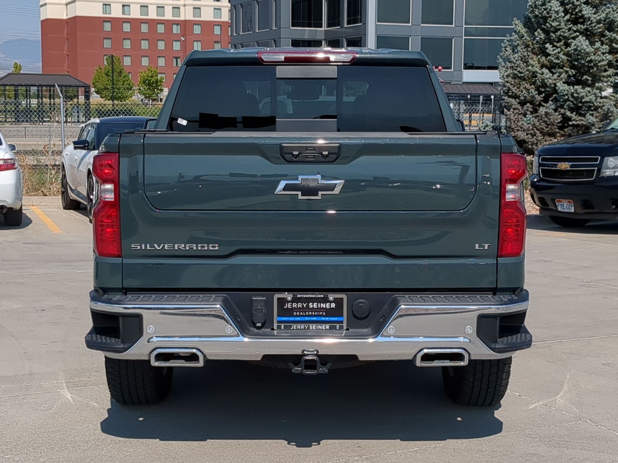 Used 2025 Chevrolet Silverado 1500 LT AWD/4WD image 5