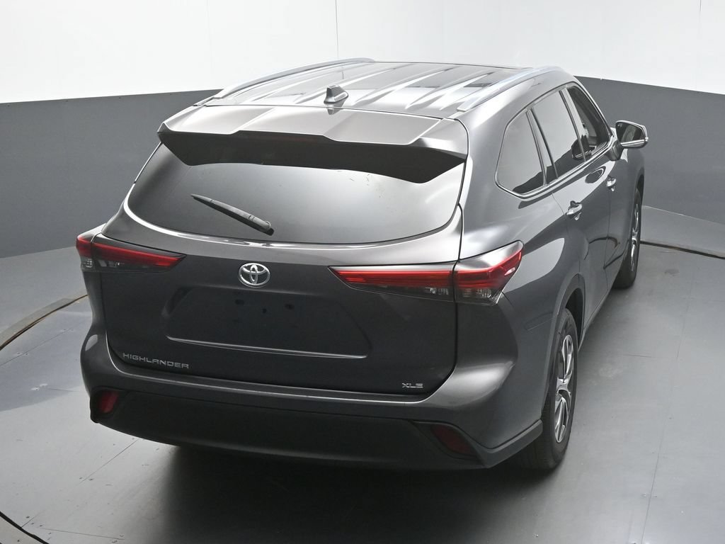 Used 2020 Toyota Highlander XLE FWD image 47