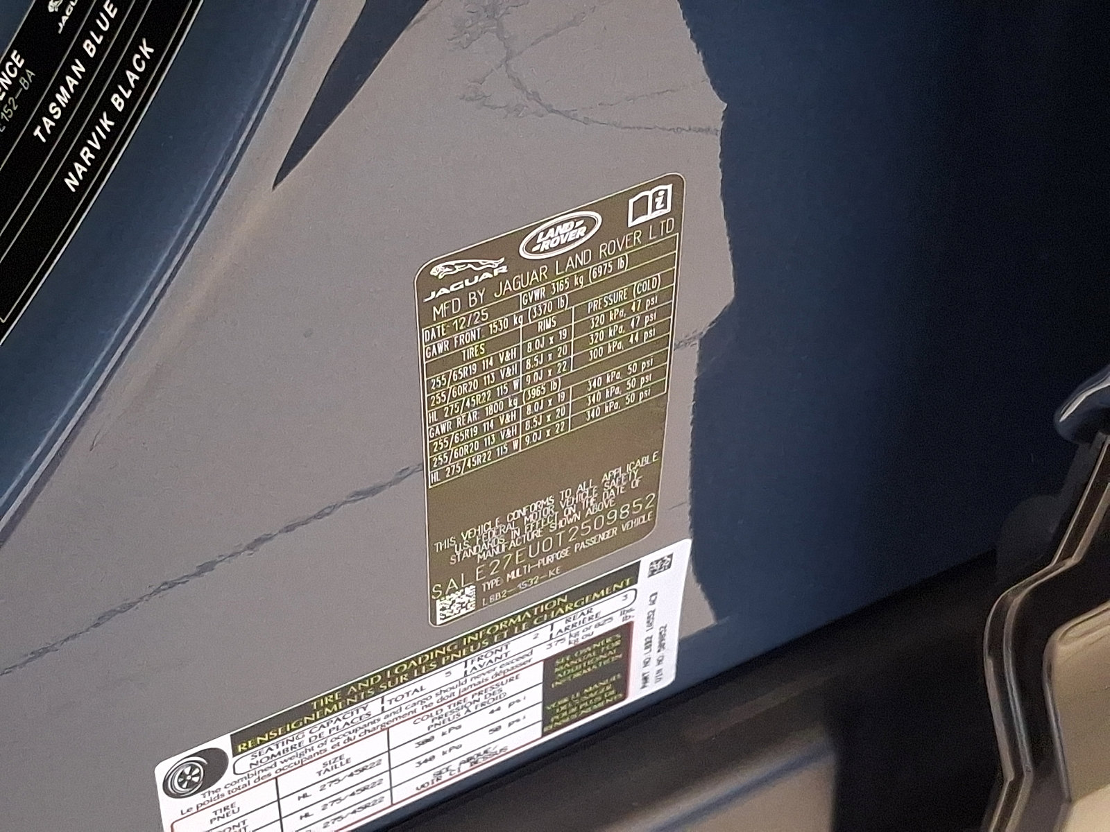 New 2026 Land Rover Defender 110 X-Dynamic SE image 19