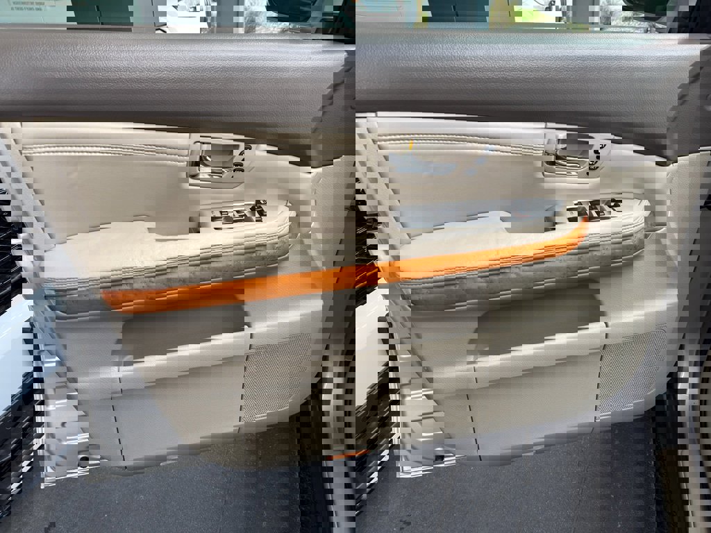 Used 2006 Lexus RX 330 AWD image 16