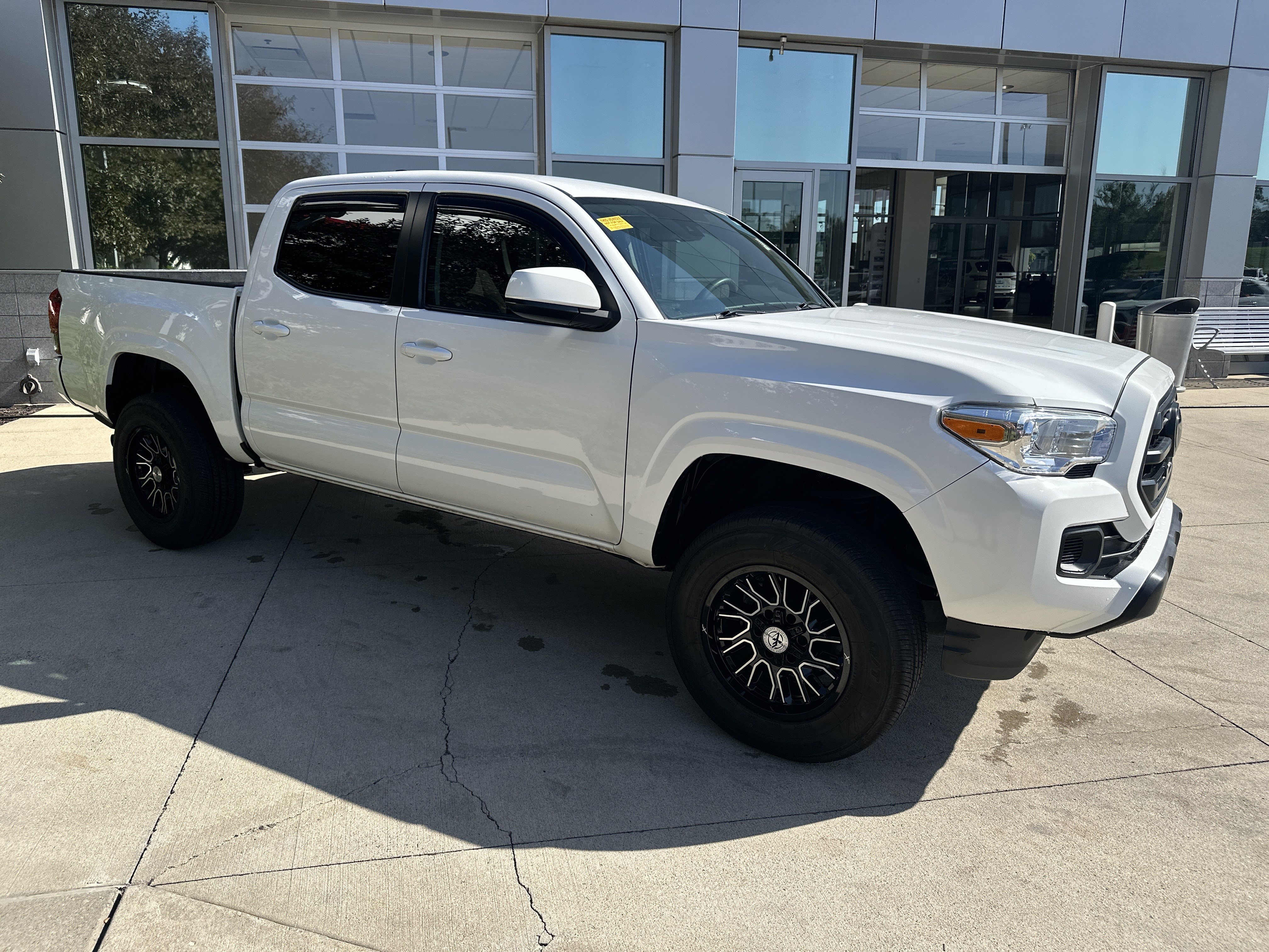 Used 2018 Toyota Tacoma SR w/ SR Convenience Package AWD/4WD video 2