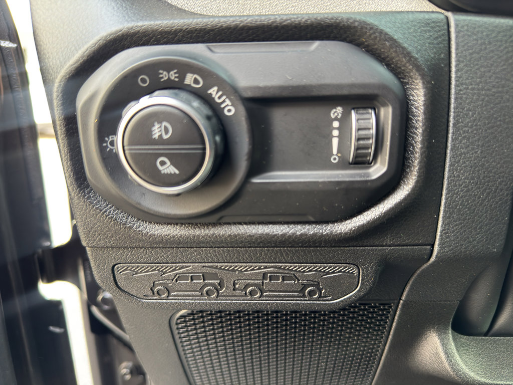 New 2026 Jeep Gladiator Sport AWD/4WD image 22