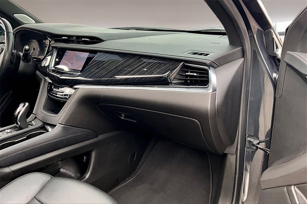 Used 2023 Cadillac XT6 Premium Luxury w/ Technology Package image 16