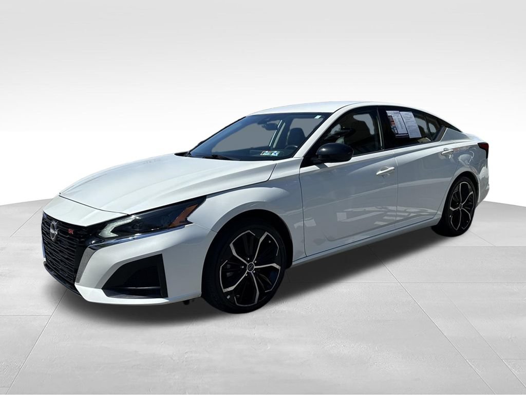 Used 2024 Nissan Altima 2.5 SR FWD image 3