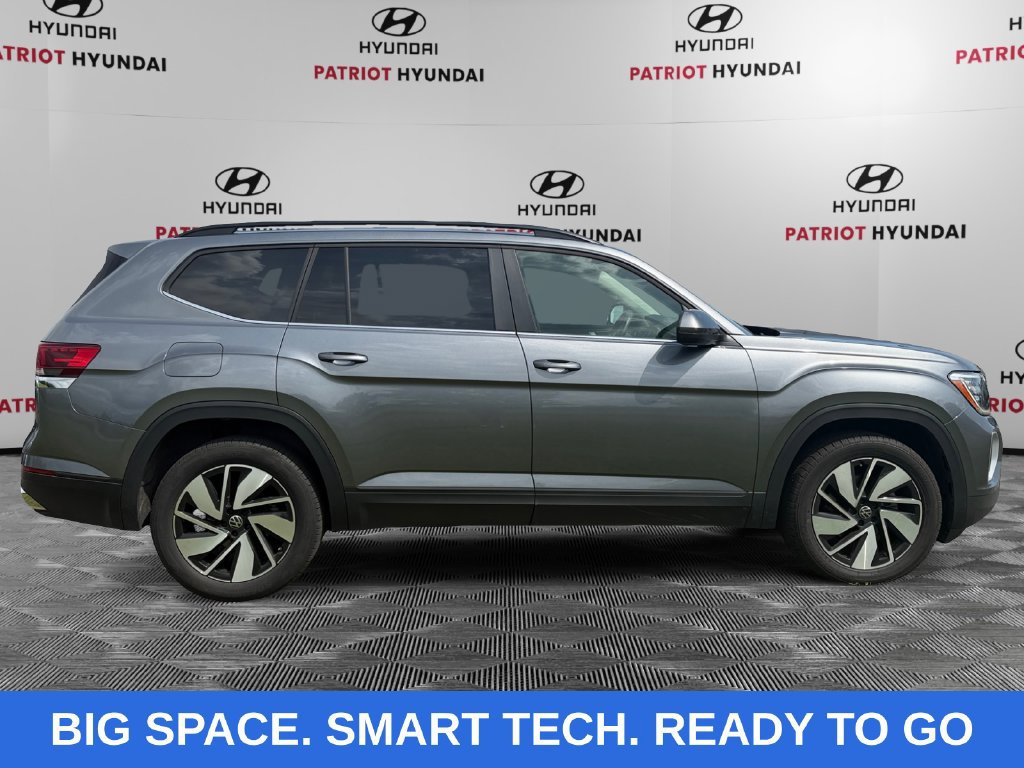 Used 2024 Volkswagen Atlas SE AWD/4WD image 2