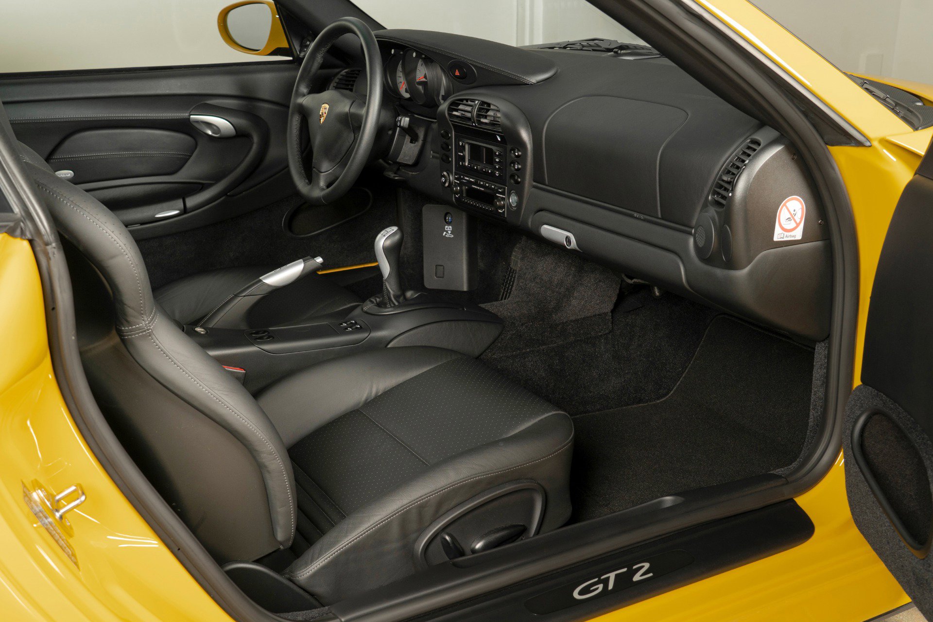 Used 2003 Porsche 911 GT2 RWD image 23