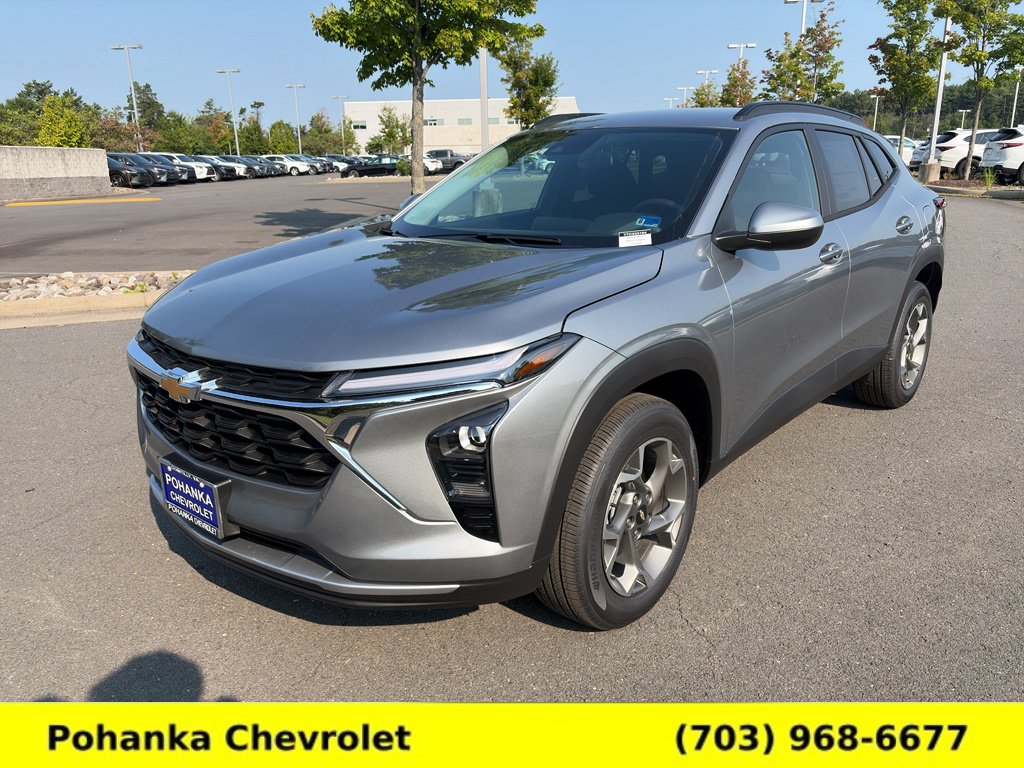 New 2026 Chevrolet Trax LT w/ Driver Confidence Package FWD image 3