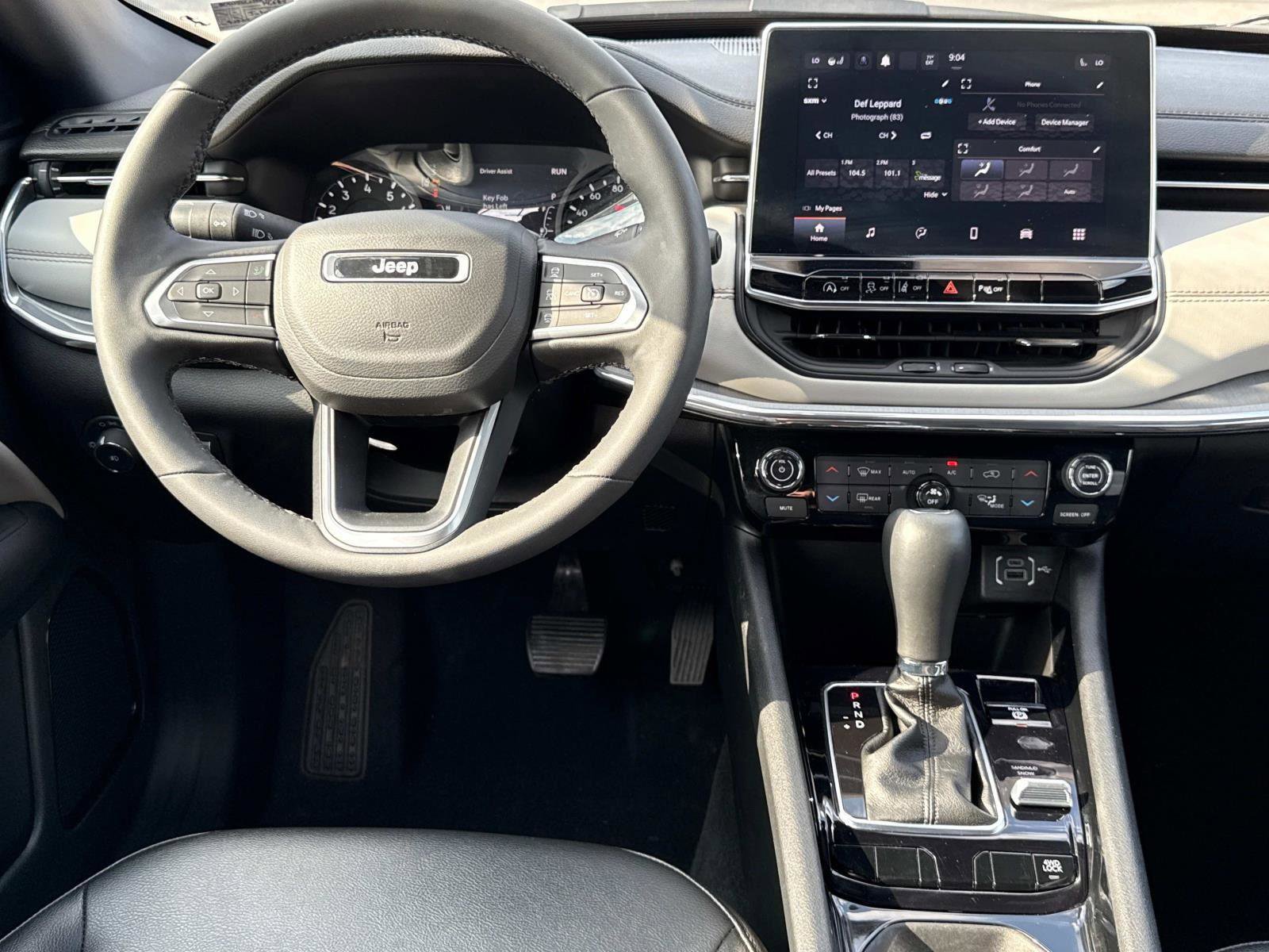 Used 2024 Jeep Compass Limited image 2