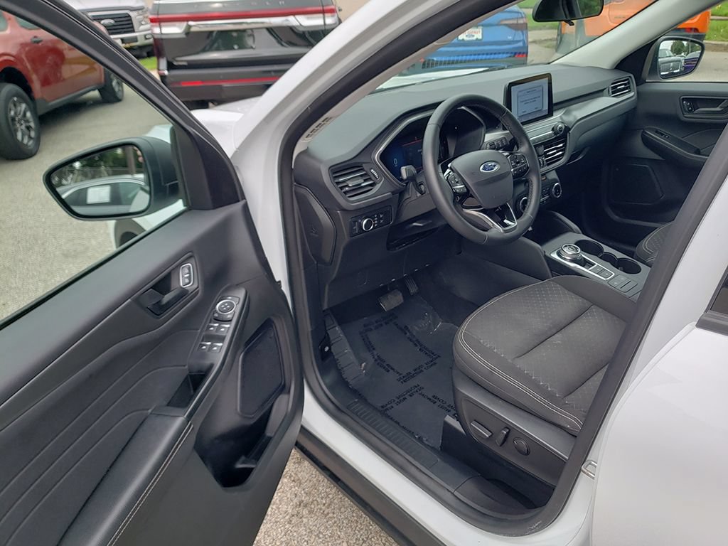 Certified 2023 Ford Escape Active AWD/4WD image 9
