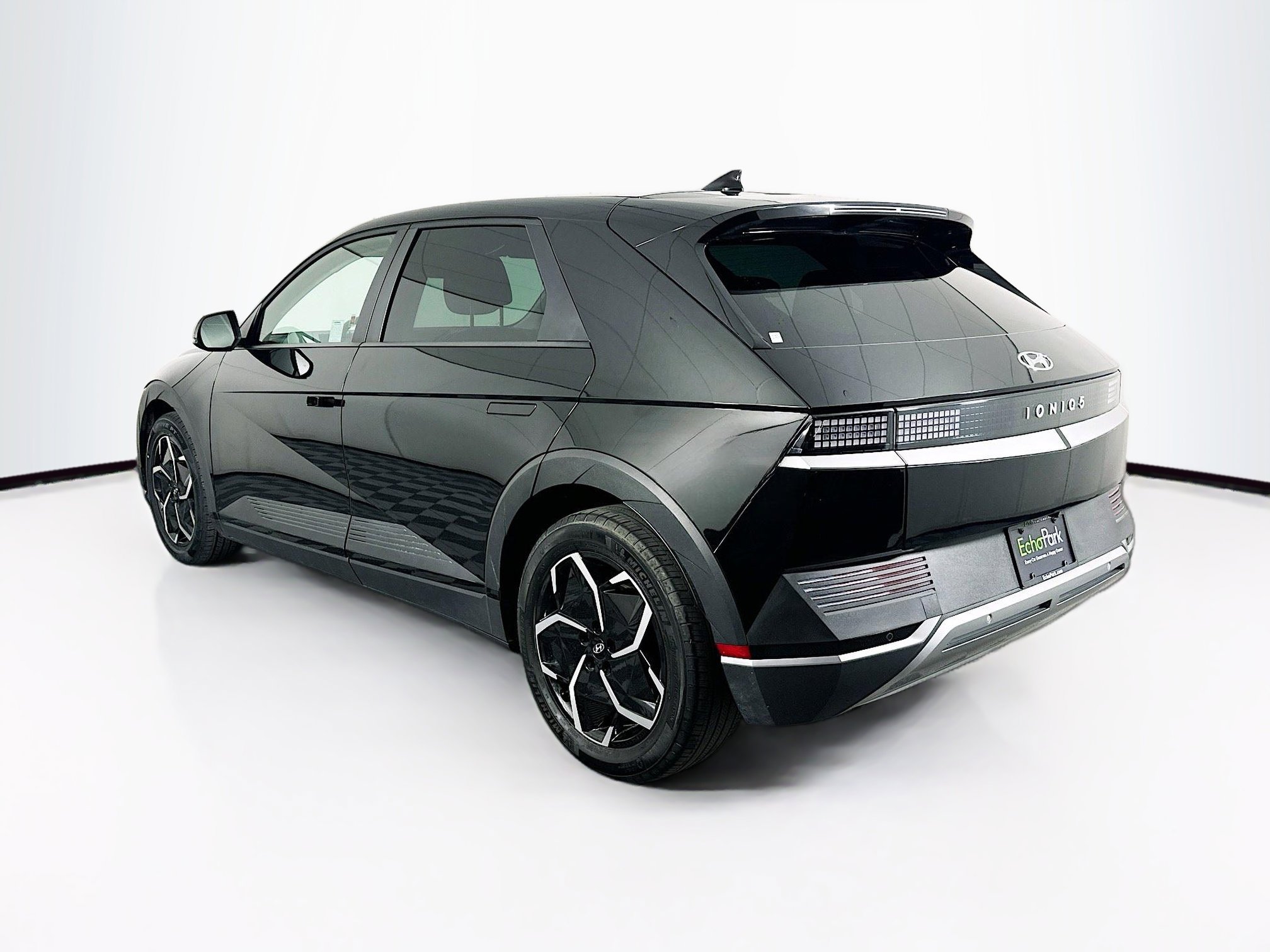 Used 2024 Hyundai Ioniq 5 SEL image 5