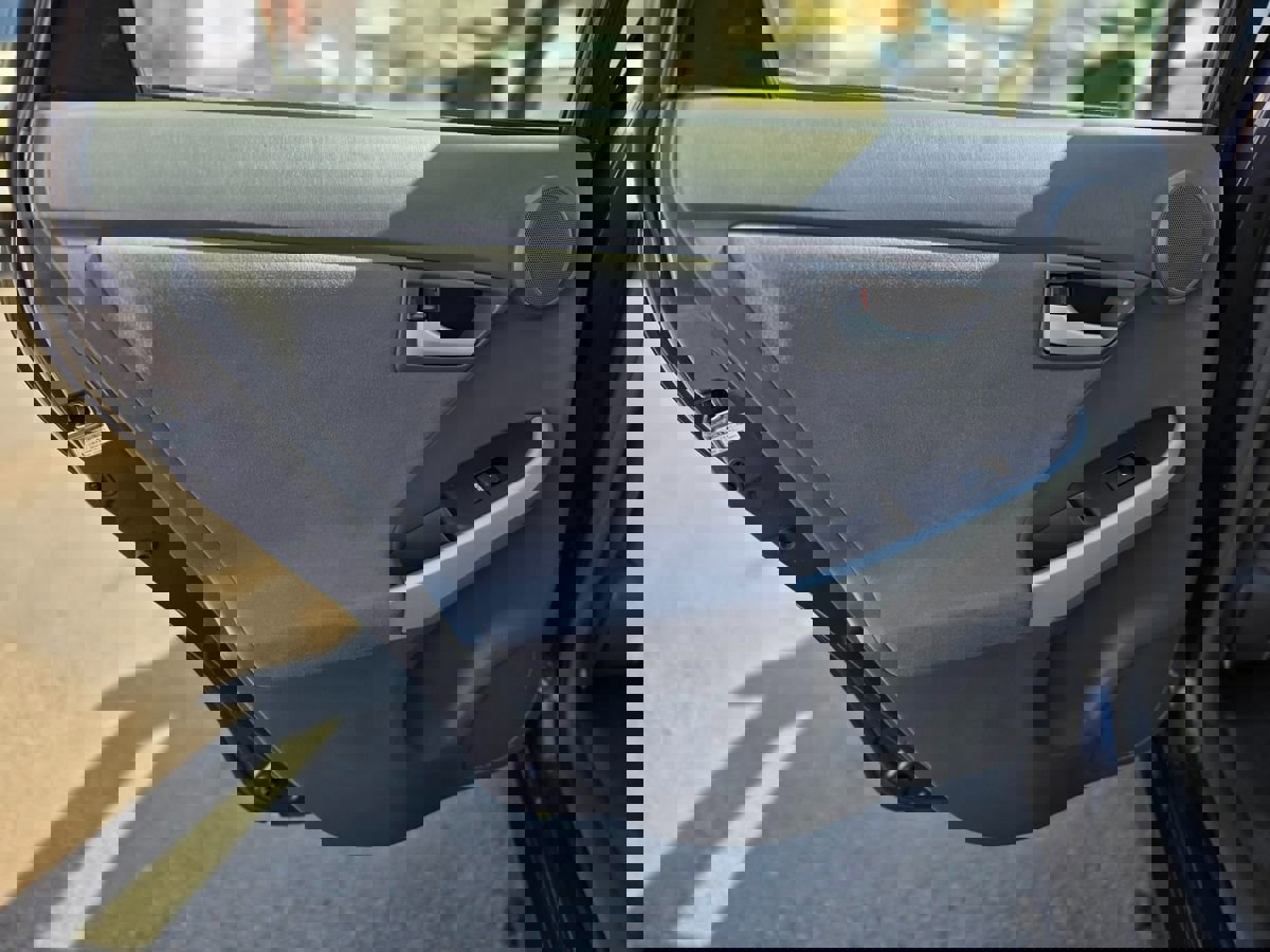 Used 2011 Toyota Prius Three image 19