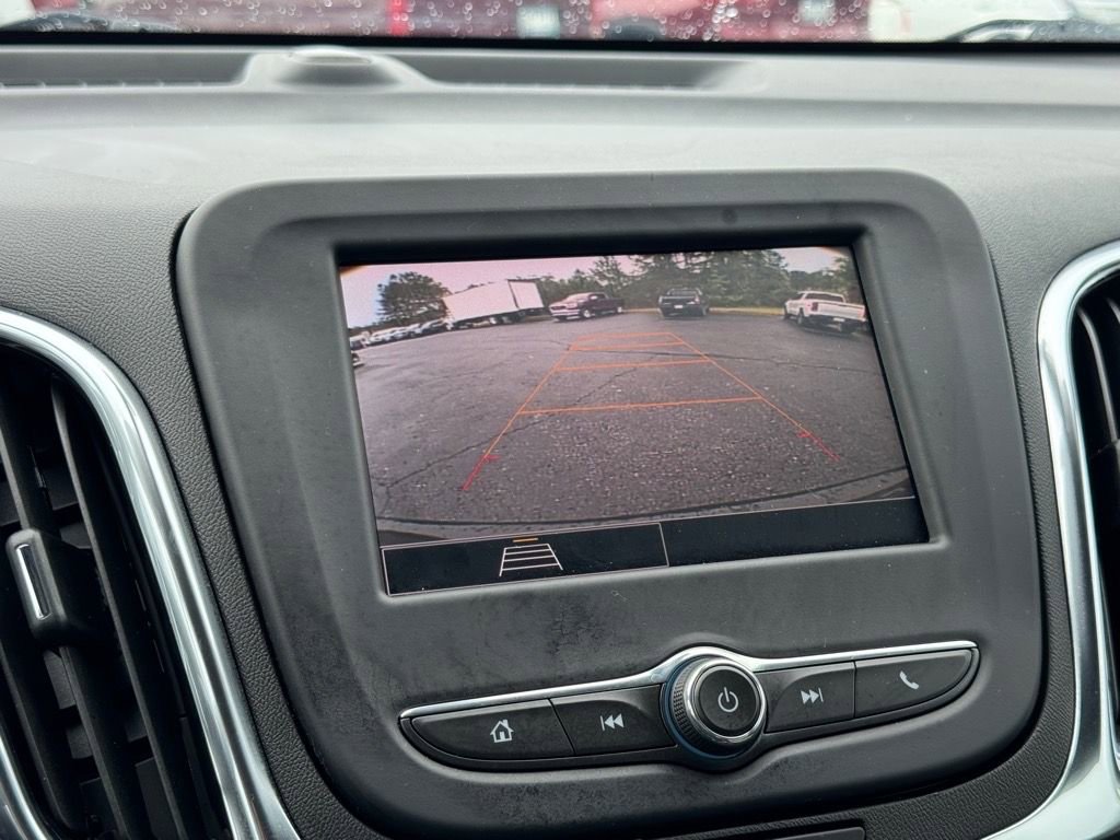 Used 2023 Chevrolet Equinox LS image 23