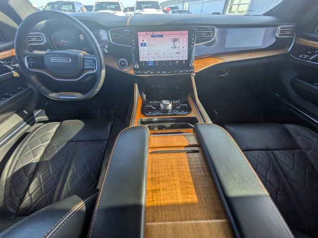 Used 2023 Jeep Grand Wagoneer Series III image 12