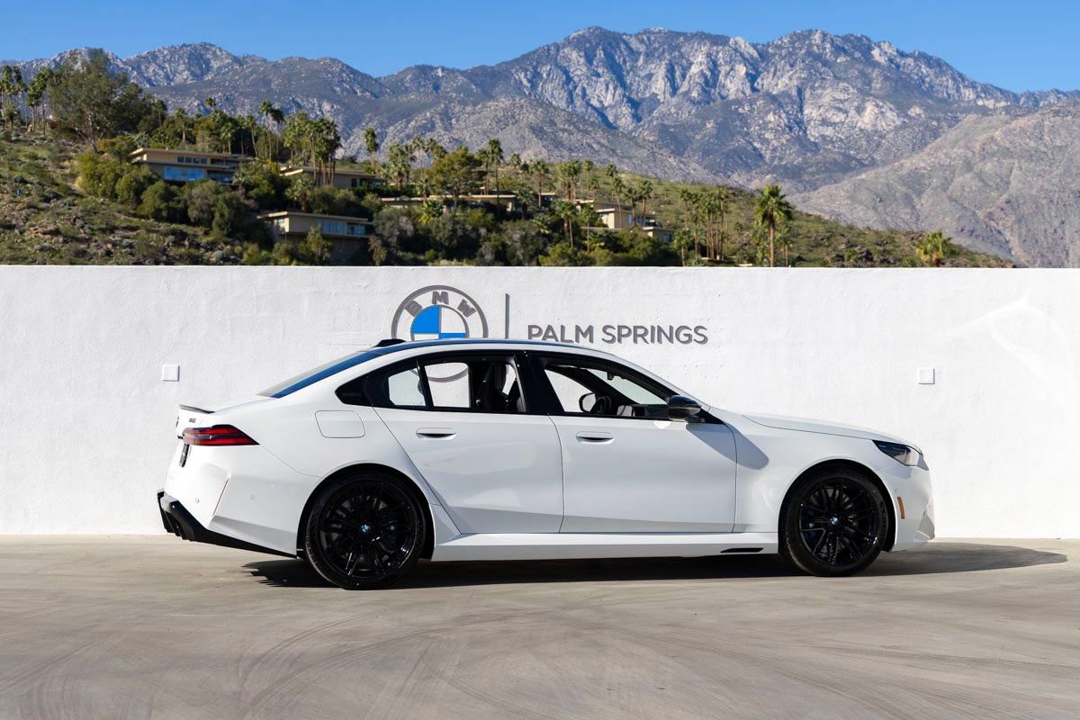 New 2026 BMW M5 w/ Carbon Package image 5