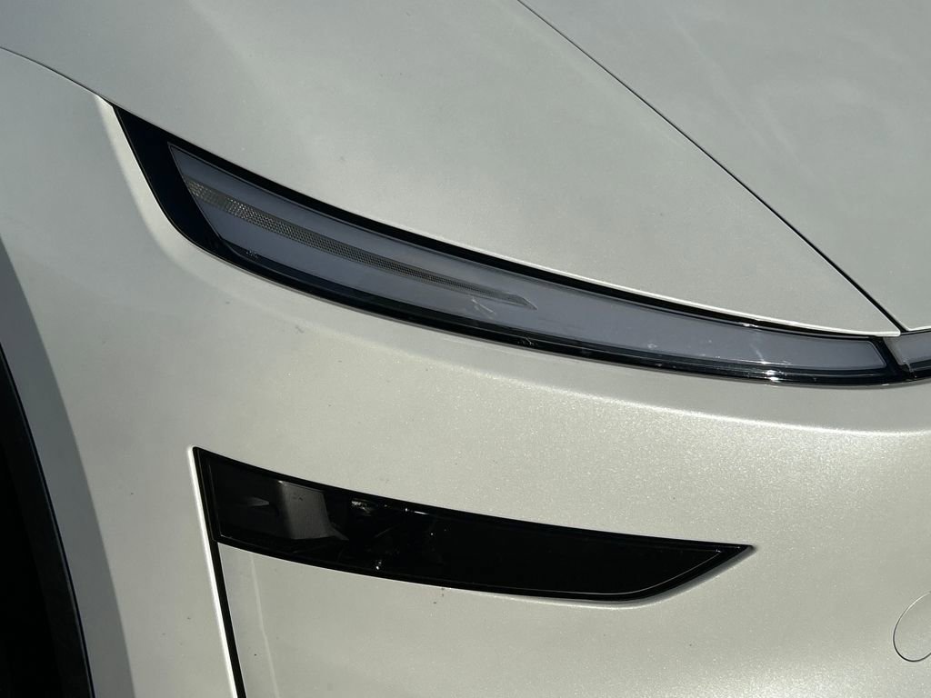 Used 2026 Tesla Model Y AWD image 31