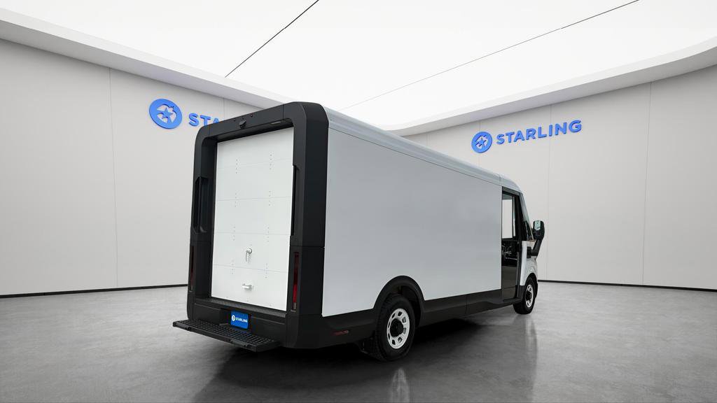 Used 2024 Chevrolet Brightdrop 600 w/ Commercial Equipment Package AWD/4WD image 9