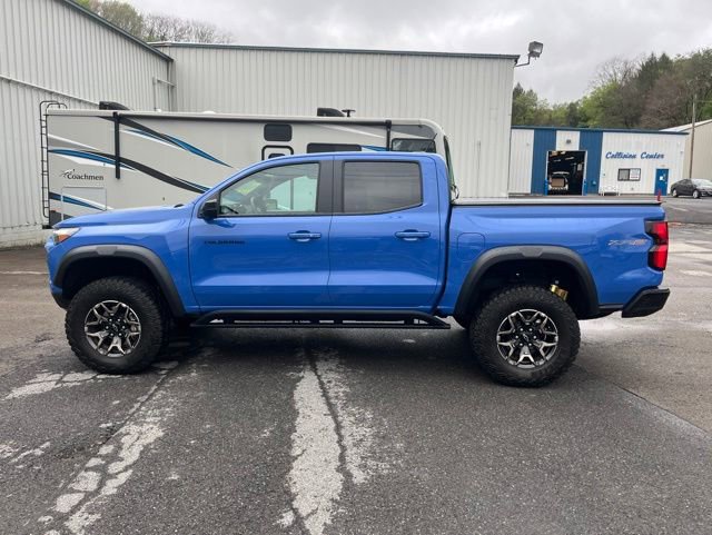 Used 2025 Chevrolet Colorado ZR2 w/ Technology Package AWD/4WD image 9