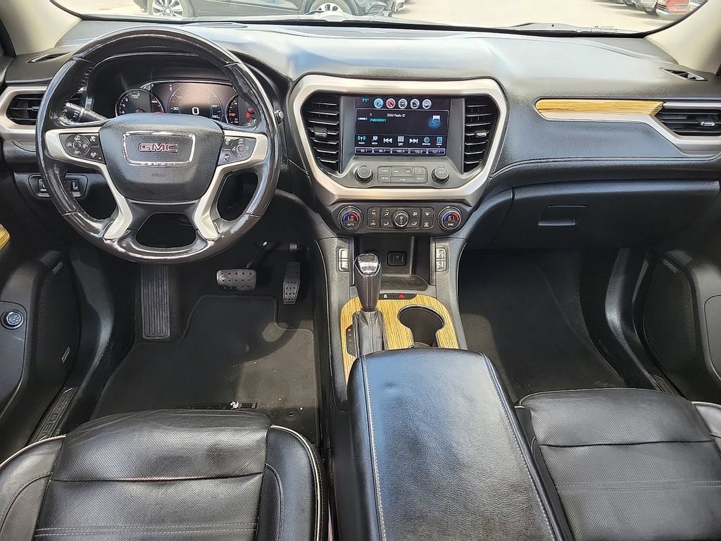 Used 2018 GMC Acadia Denali w/ Technology Package FWD image 21