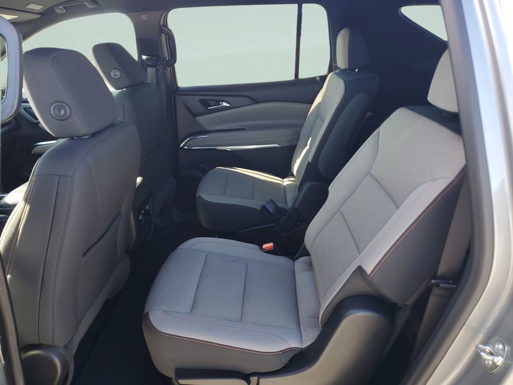 Certified 2025 Chevrolet Traverse LT FWD image 21