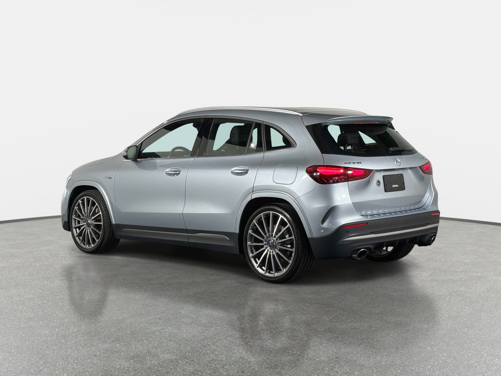 Used 2024 Mercedes-Benz GLA 35 AMG 4MATIC w/ Exclusive Package image 5