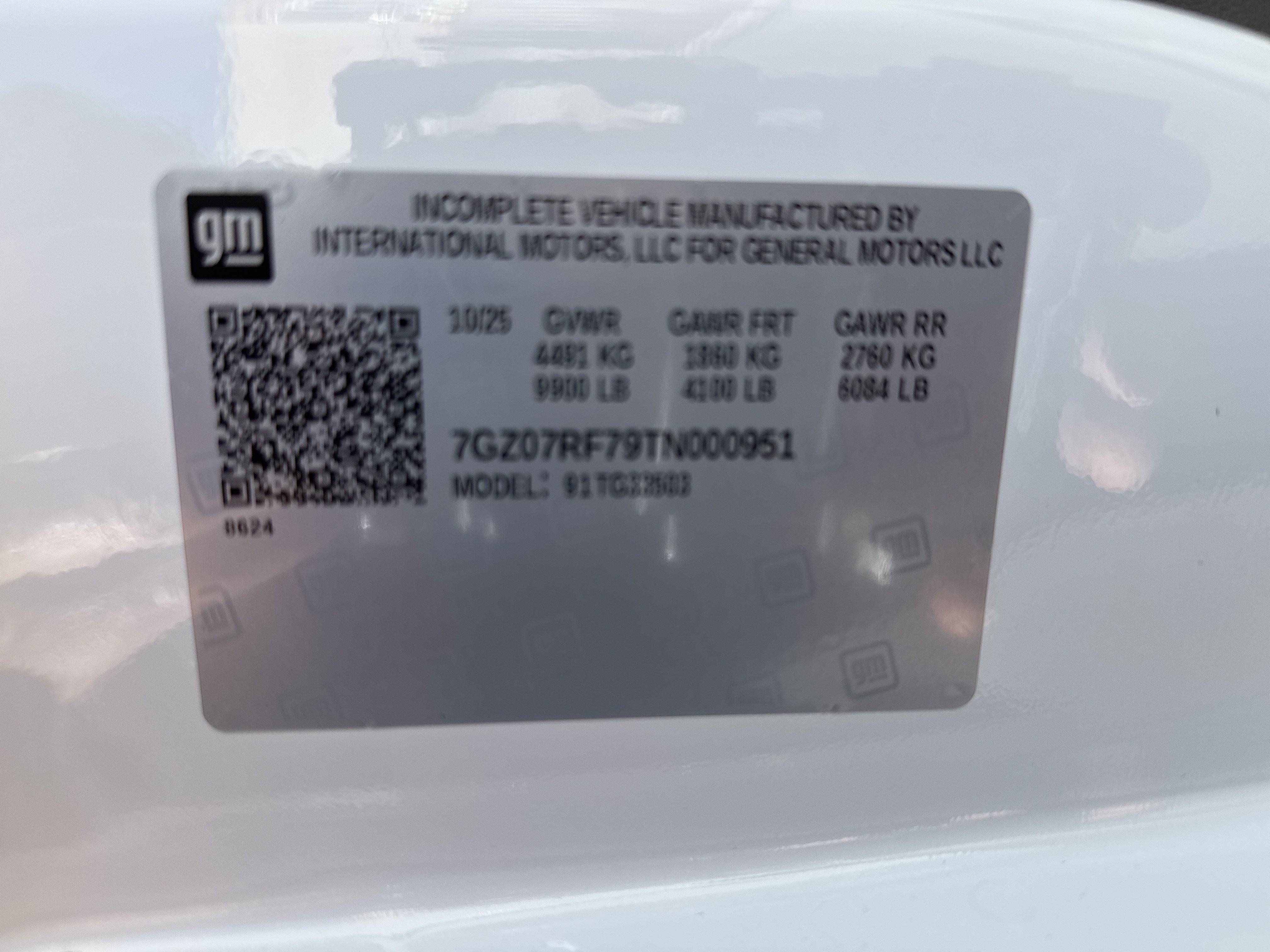New 2026 GMC Savana 3500 w/ Power Convenience Package RWD image 32