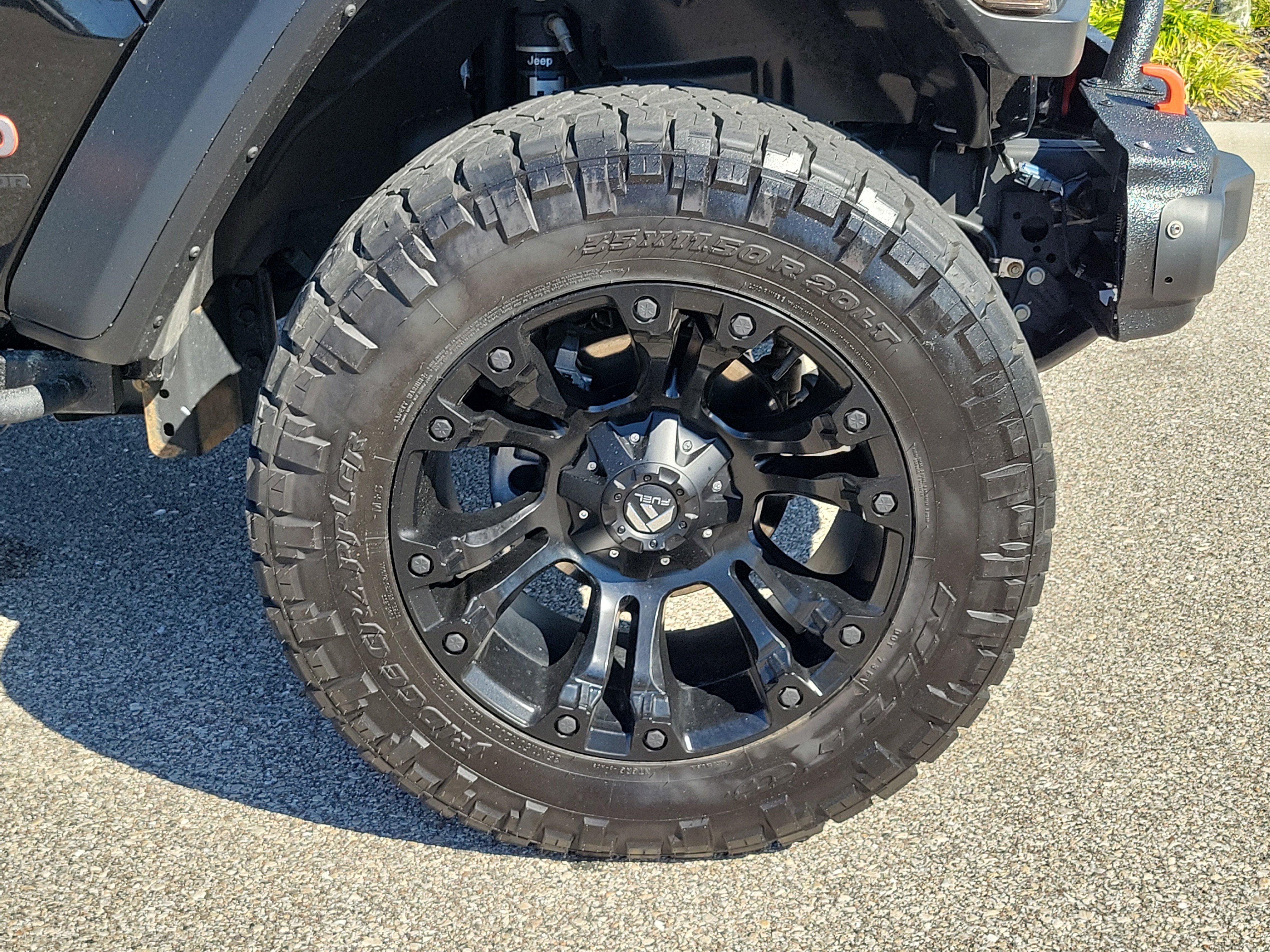 Used 2023 Jeep Gladiator Mojave w/ Cold Weather Group image 8