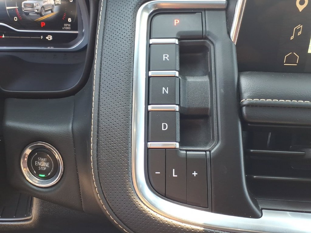 Used 2023 GMC Yukon SLT w/ SLT Premium Package AWD/4WD image 10
