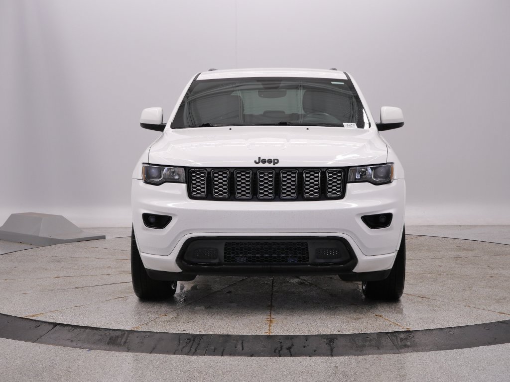 Certified 2018 Jeep Grand Cherokee Altitude AWD/4WD image 11