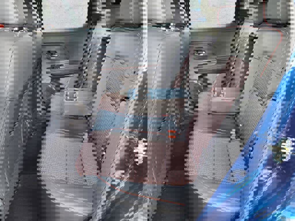 New 2025 Nissan Kicks SR image 30