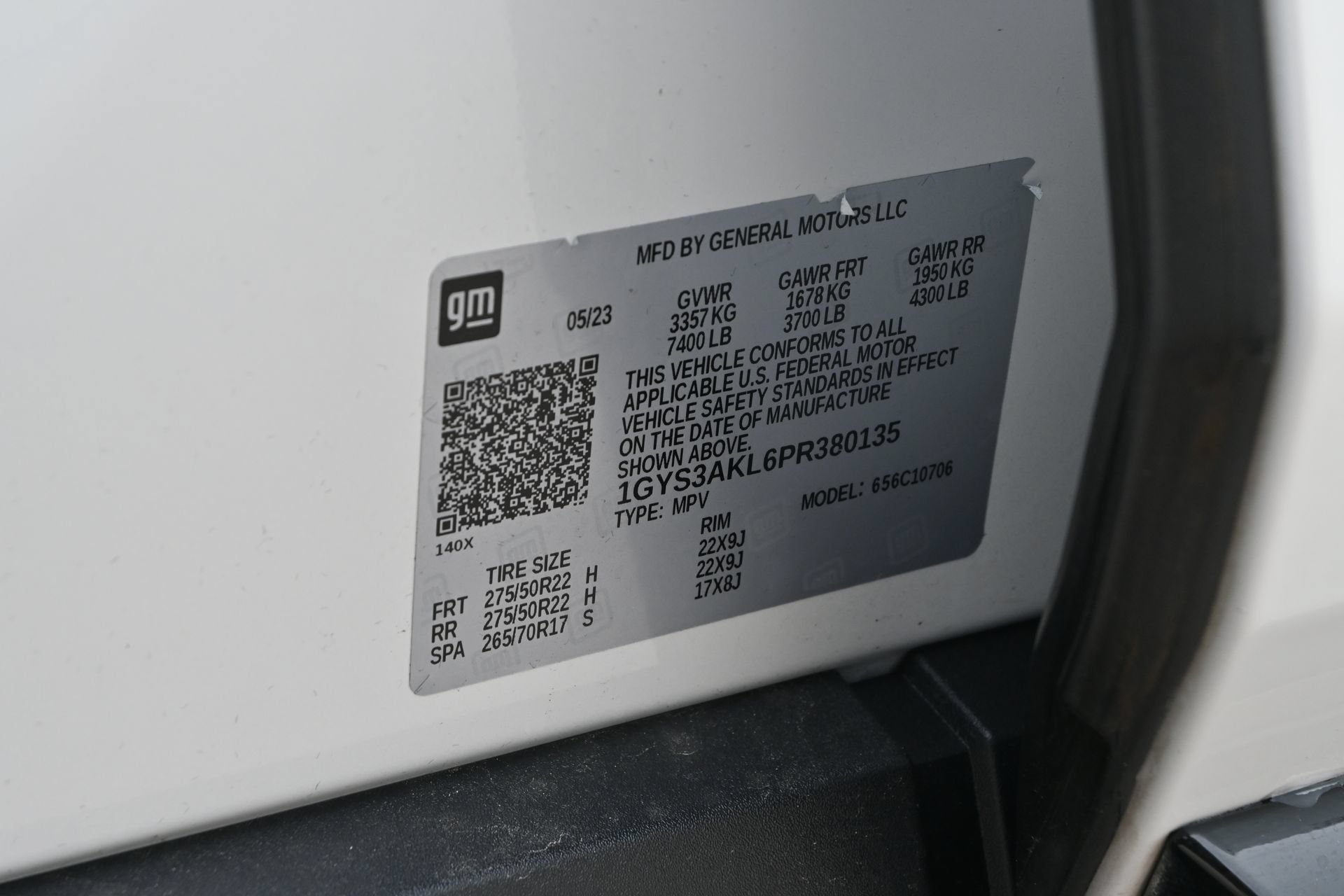 Used 2023 Cadillac Escalade Luxury w/ LPO, Floor Liner Package RWD image 29