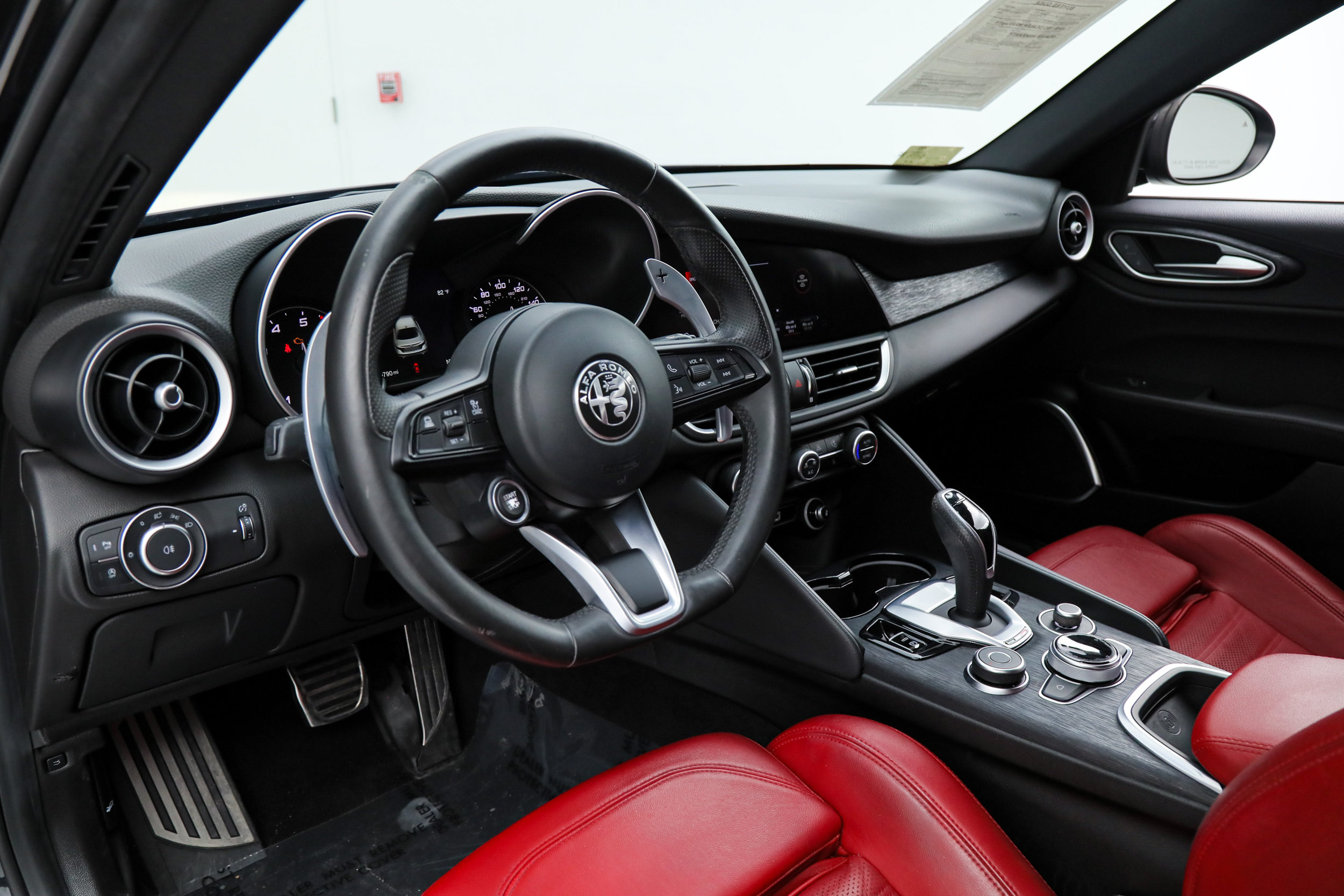 Used 2022 Alfa Romeo Giulia Sprint RWD image 18